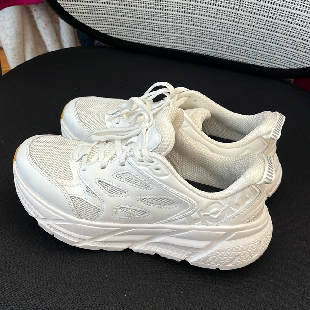 White Hoka Clifton Size 7 Women’s